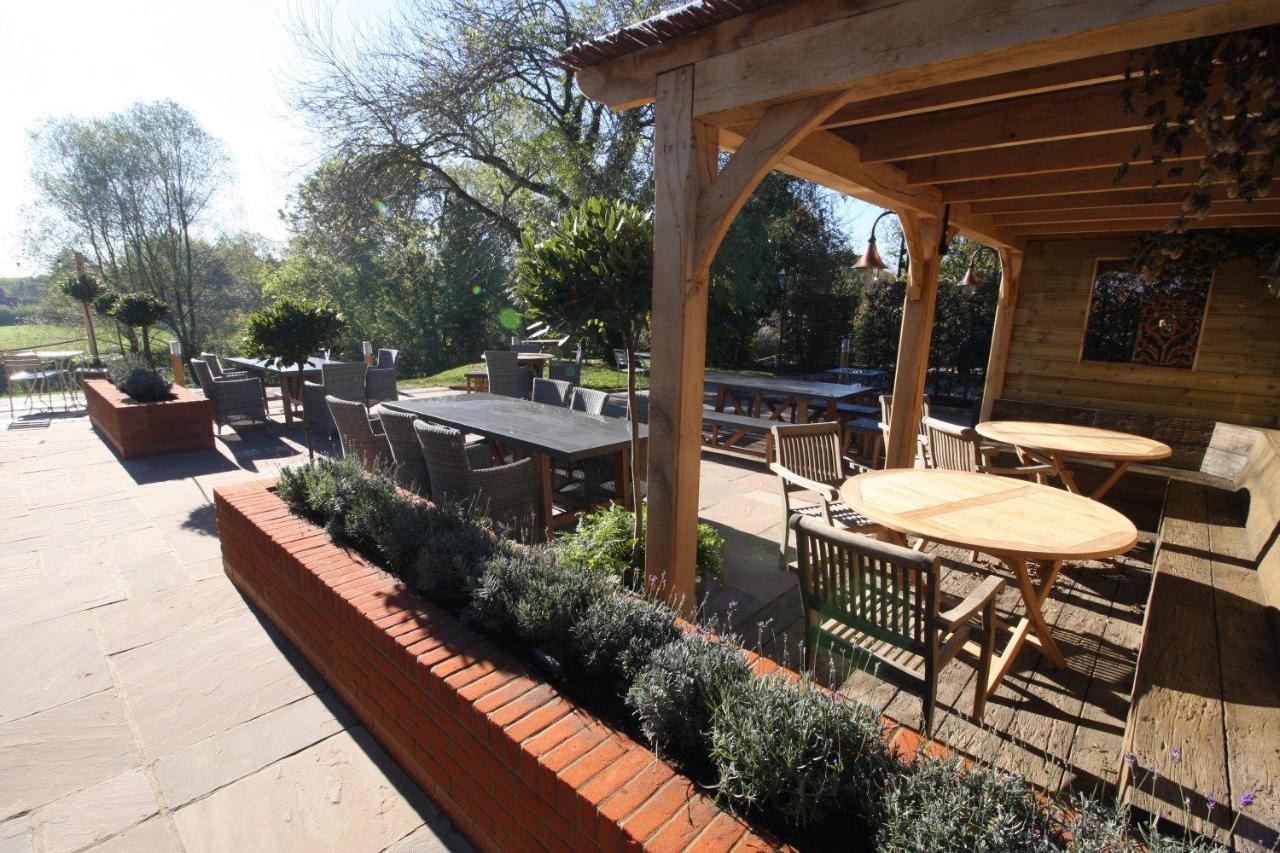 מלון ניוברי The Carpenters Arms מראה חיצוני תמונה