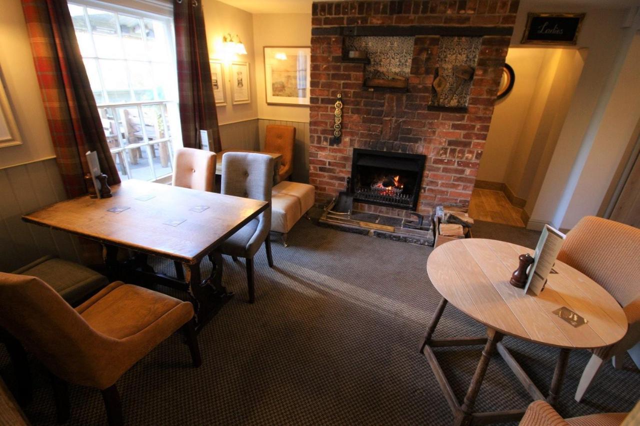 מלון ניוברי The Carpenters Arms מראה חיצוני תמונה