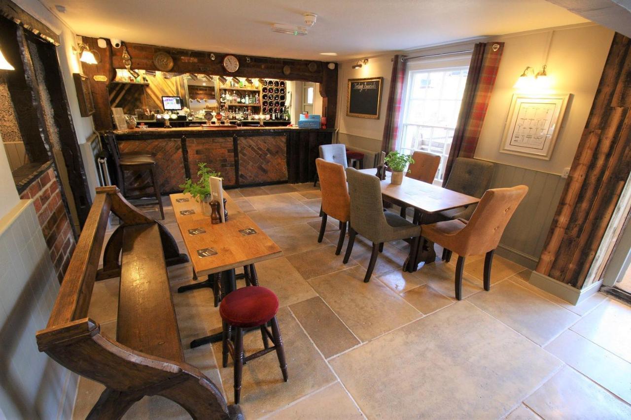 מלון ניוברי The Carpenters Arms מראה חיצוני תמונה