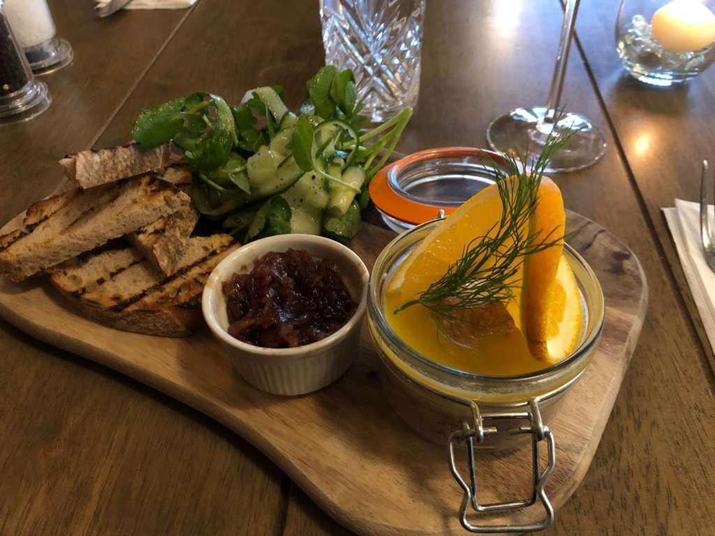 מלון ניוברי The Carpenters Arms מראה חיצוני תמונה