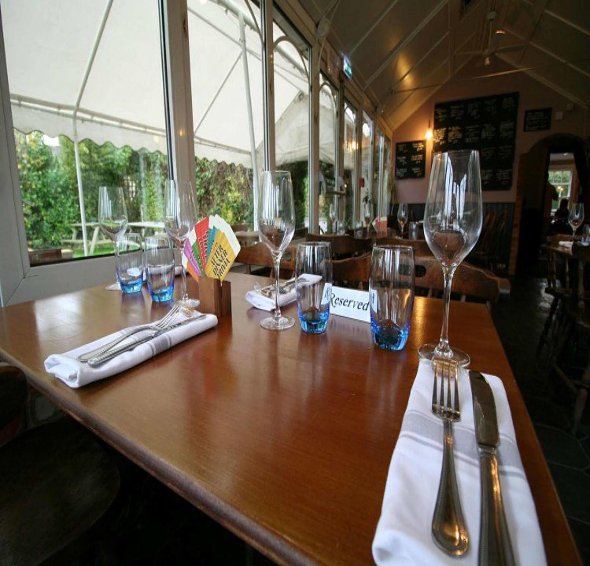 מלון ניוברי The Carpenters Arms מראה חיצוני תמונה